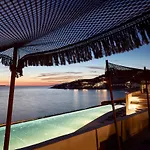 Amazon Mykonos & Ξενοδοχείο