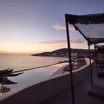 Amazon Mykonos & Ξενοδοχείο 5*