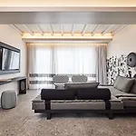 Amazon Mykonos & 5*