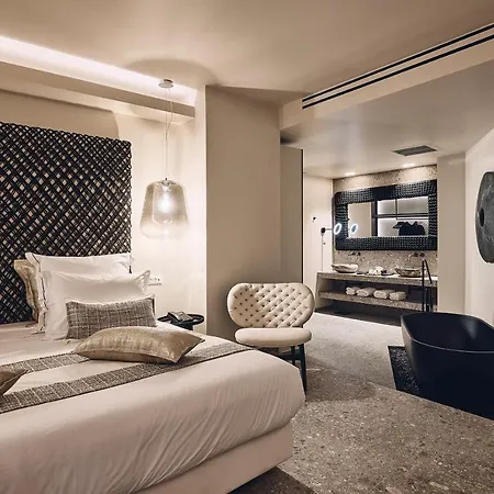 Amazon Mykonos & 5*