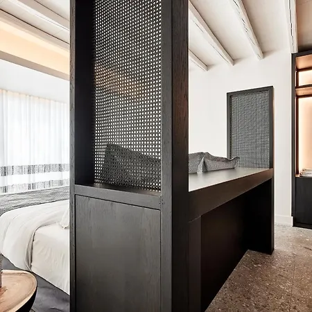 Amazon Mykonos & Agios Ioannis Diakoftis