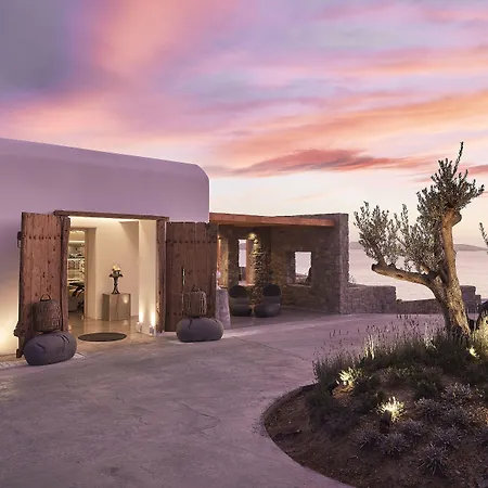 Amazon Mykonos & Hotel Agios Ioannis Diakoftis