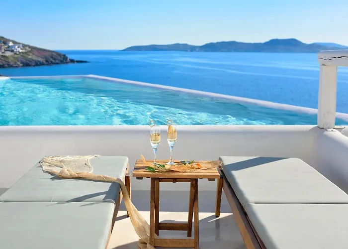 Amazon Mykonos & 5* Agios Ioannis Diakoftis