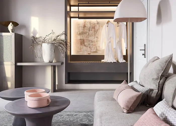 Amazon Mykonos & Agios Ioannis Diakoftis