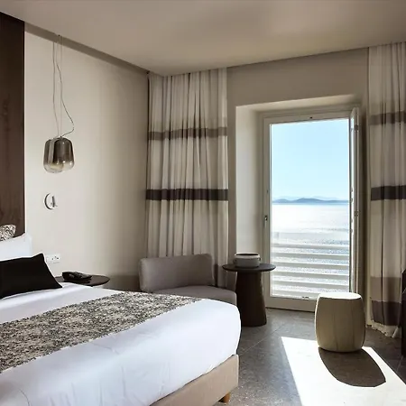 Amazon Mykonos & Hotel Agios Ioannis Diakoftis