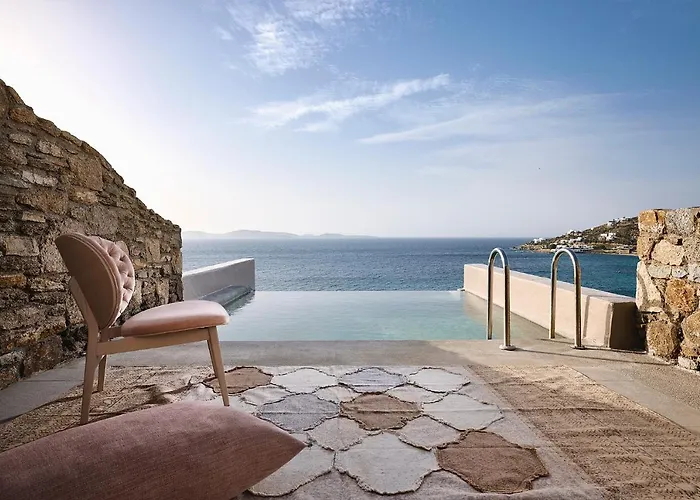 Amazon Mykonos & Hotell Agios Ioannis Diakoftis