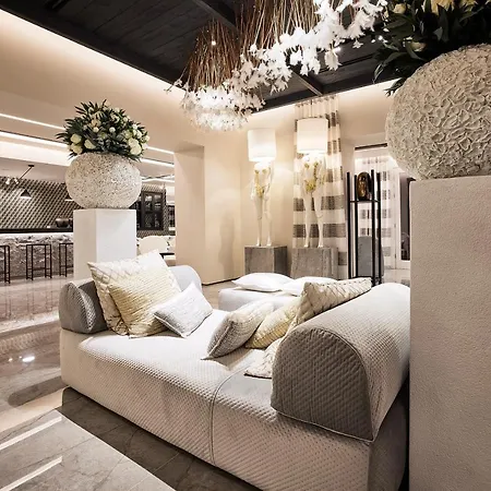 Amazon Mykonos & Hotel