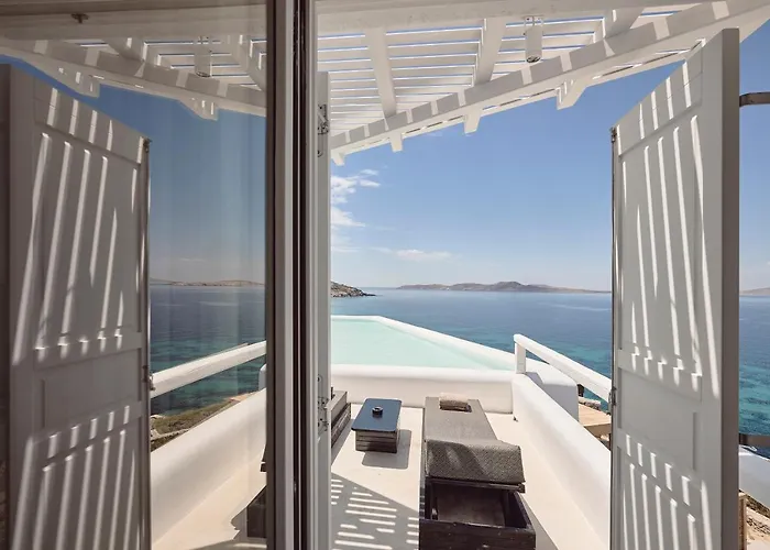 Amazon Mykonos & Hotell Agios Ioannis Diakoftis